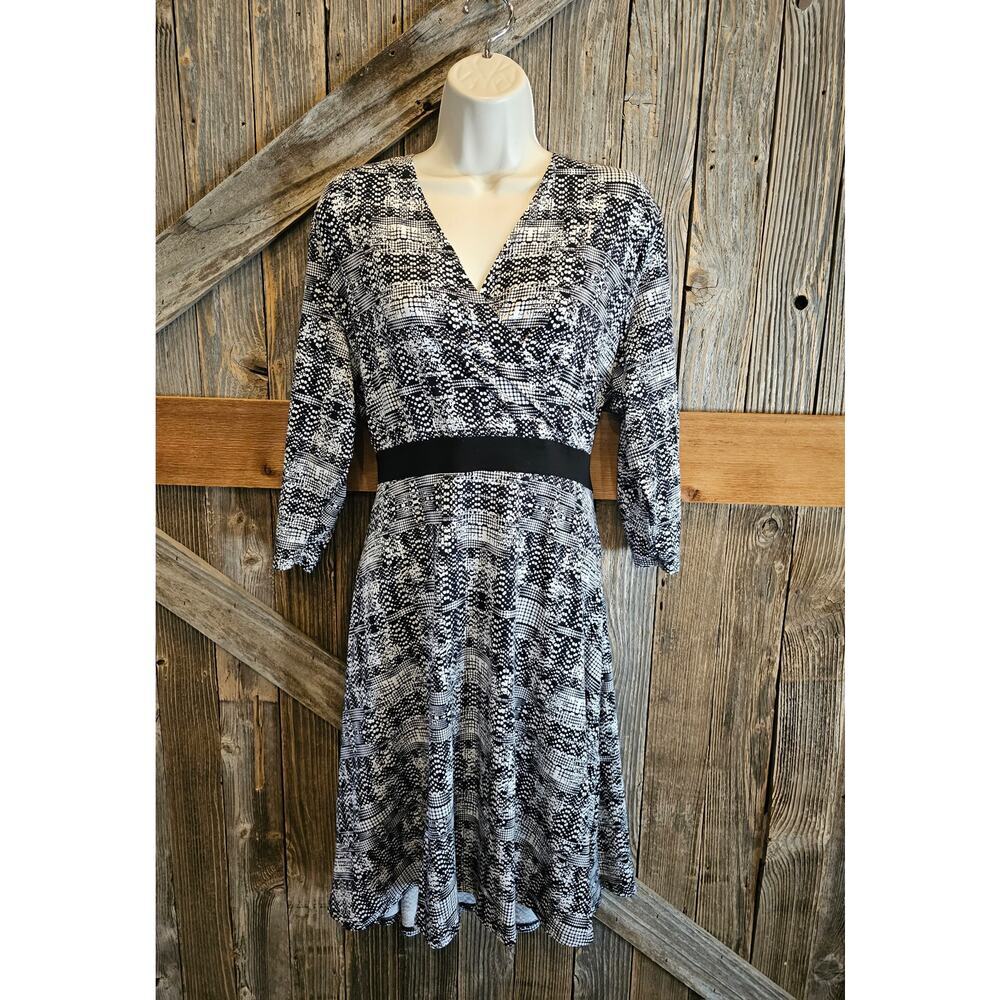 Soybu stretch v neck tie back dress 3/4 sleeve black white 2X NWOT